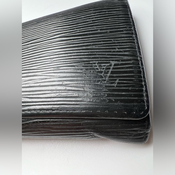 LOUIS VUITTON Bifold Wallet - Picture 4 of 11